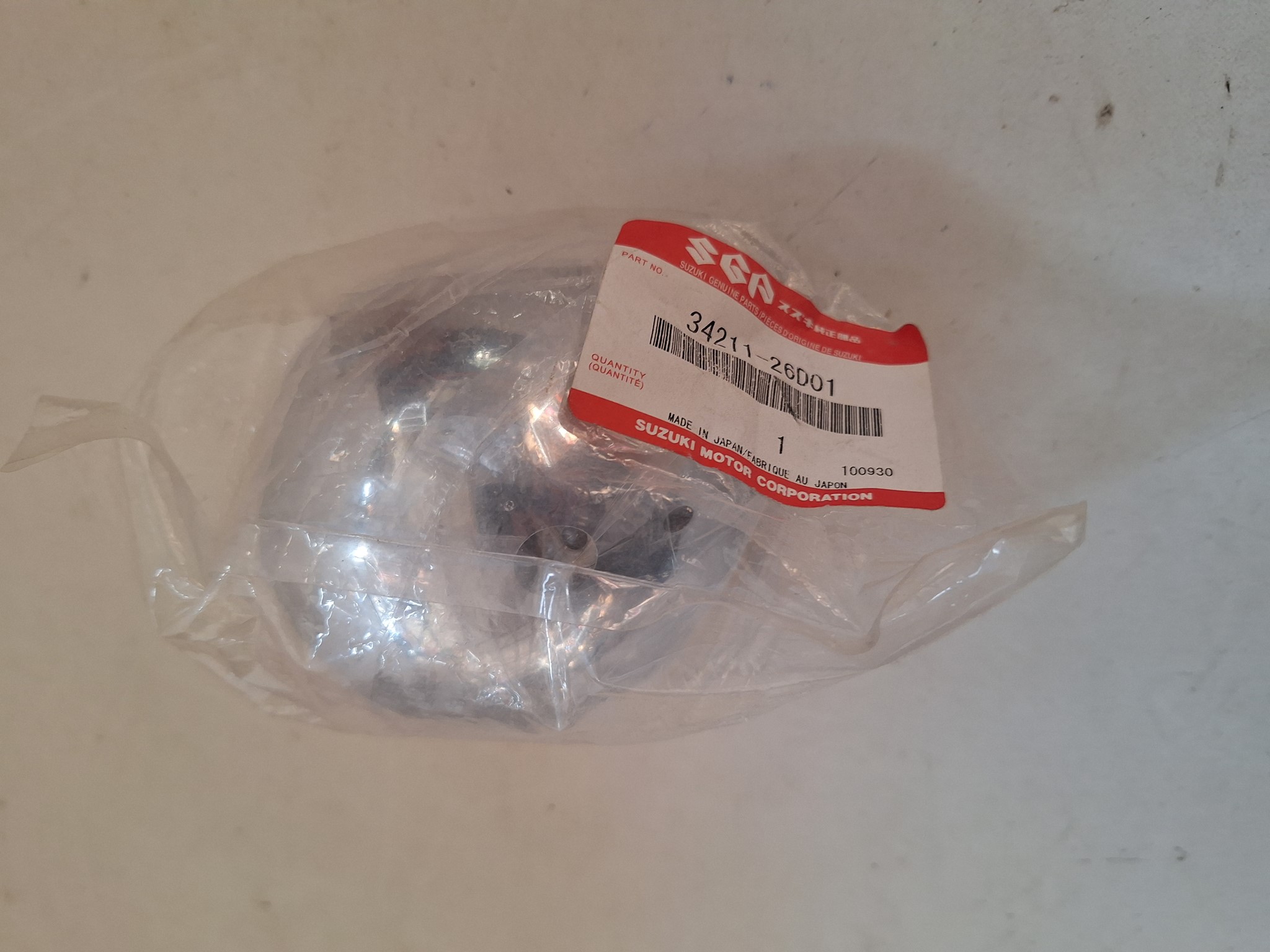 Picture of SUZUKI  COVER,TACHOMETER  34211-26D01